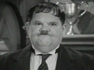 oliver-hardy_7933_320_240_90.jpeg